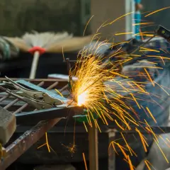 Najlepsze spawarki inwertorowe do 500 zł – unikaj najgorszych modeli