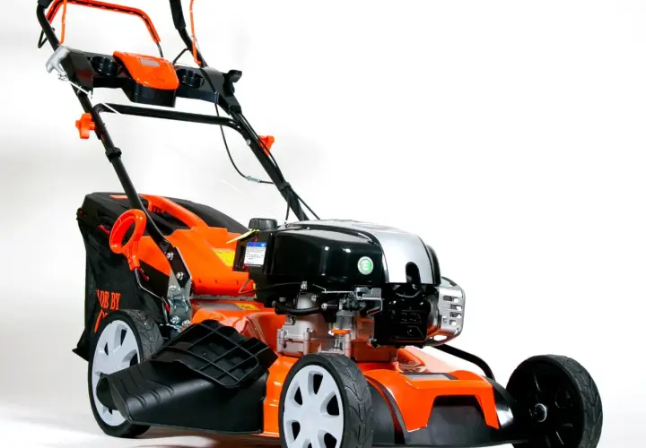 Ile oleju do kosiarki Briggs & Stratton? Sprawdź, by uniknąć problemów