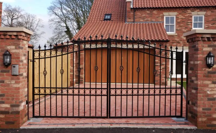 Ile kosztuje spawanie bramy? Poznaj ceny i ukryte koszty usług